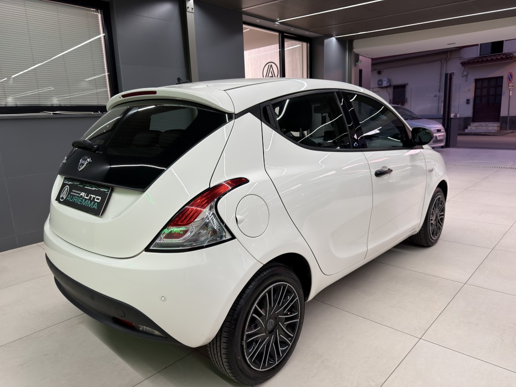 LANCIA YPSLON 1200 GPL DI SERIE GOLD